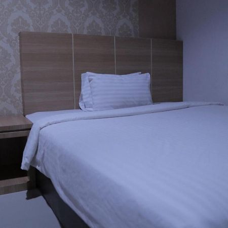 Hotel Reddoorz @ Pasangkayu Mamuju Utara Exterior foto