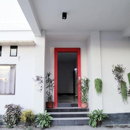 Hotel Reddoorz @ Pasangkayu Mamuju Utara Exterior foto