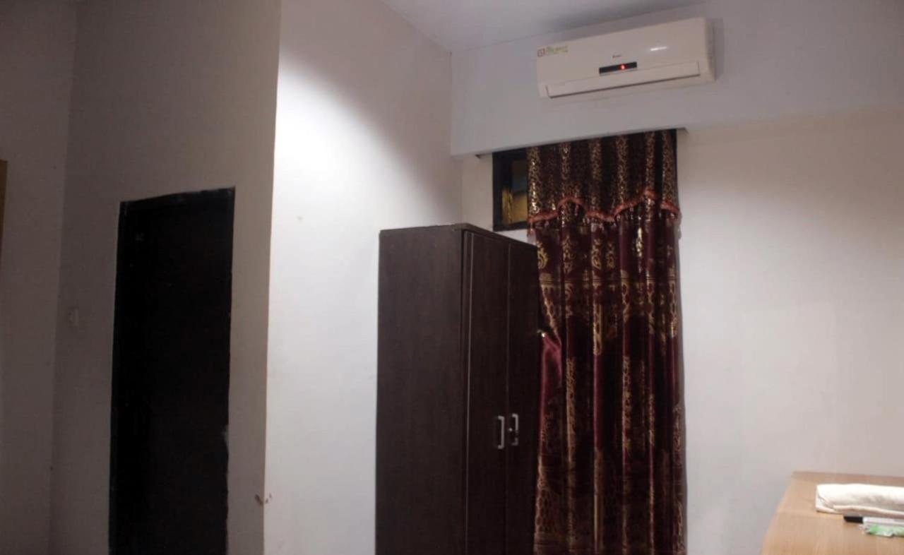 Hotel Reddoorz @ Pasangkayu Mamuju Utara Exterior foto