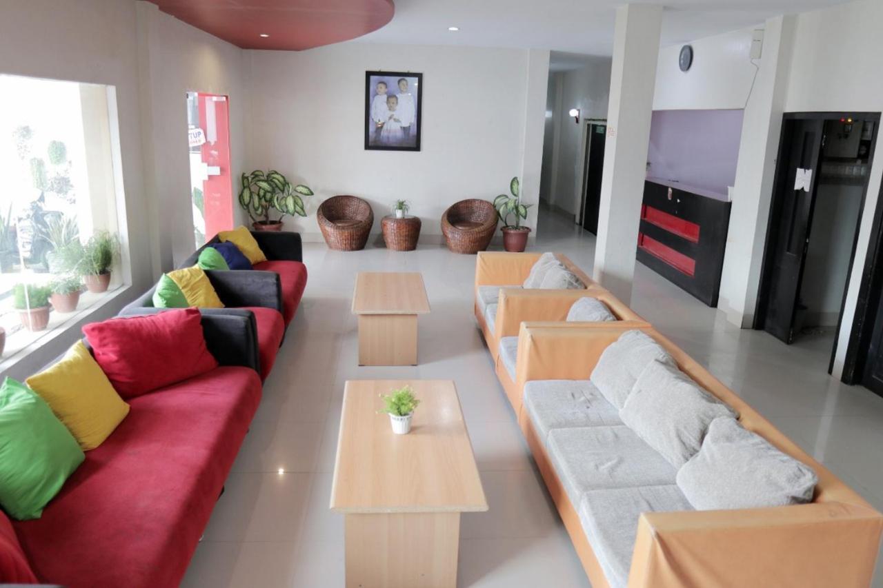 Hotel Reddoorz @ Pasangkayu Mamuju Utara Exterior foto