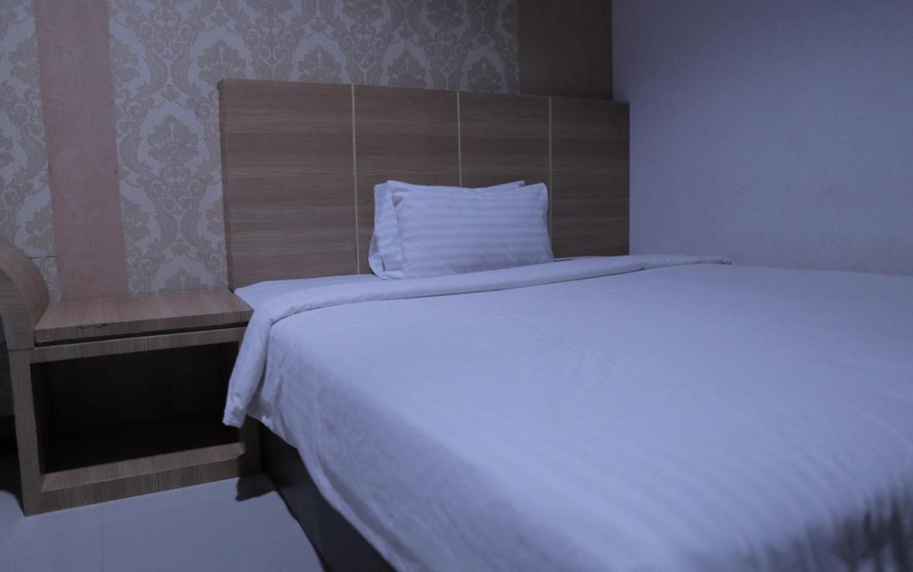 Hotel Reddoorz @ Pasangkayu Mamuju Utara Exterior foto