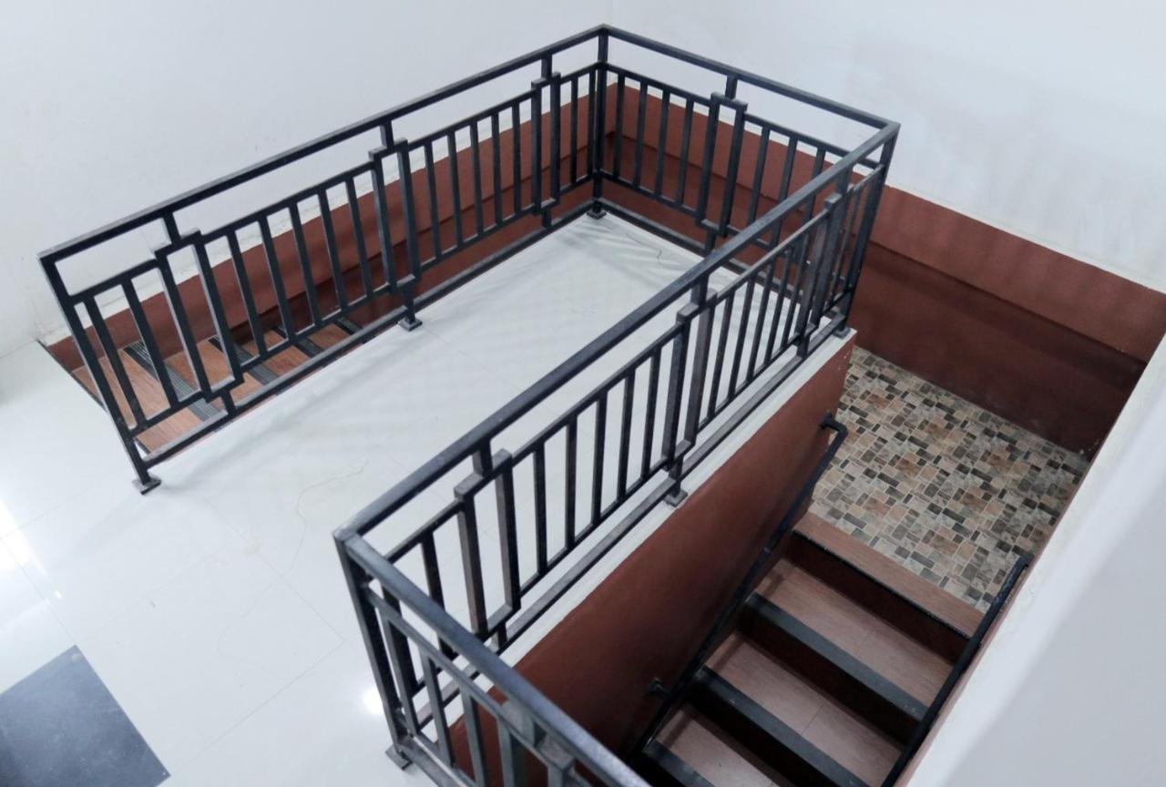Hotel Reddoorz @ Pasangkayu Mamuju Utara Exterior foto
