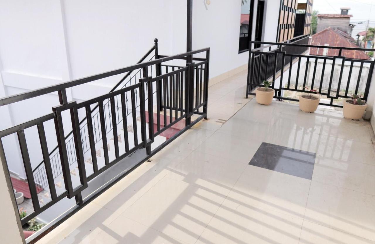 Hotel Reddoorz @ Pasangkayu Mamuju Utara Exterior foto