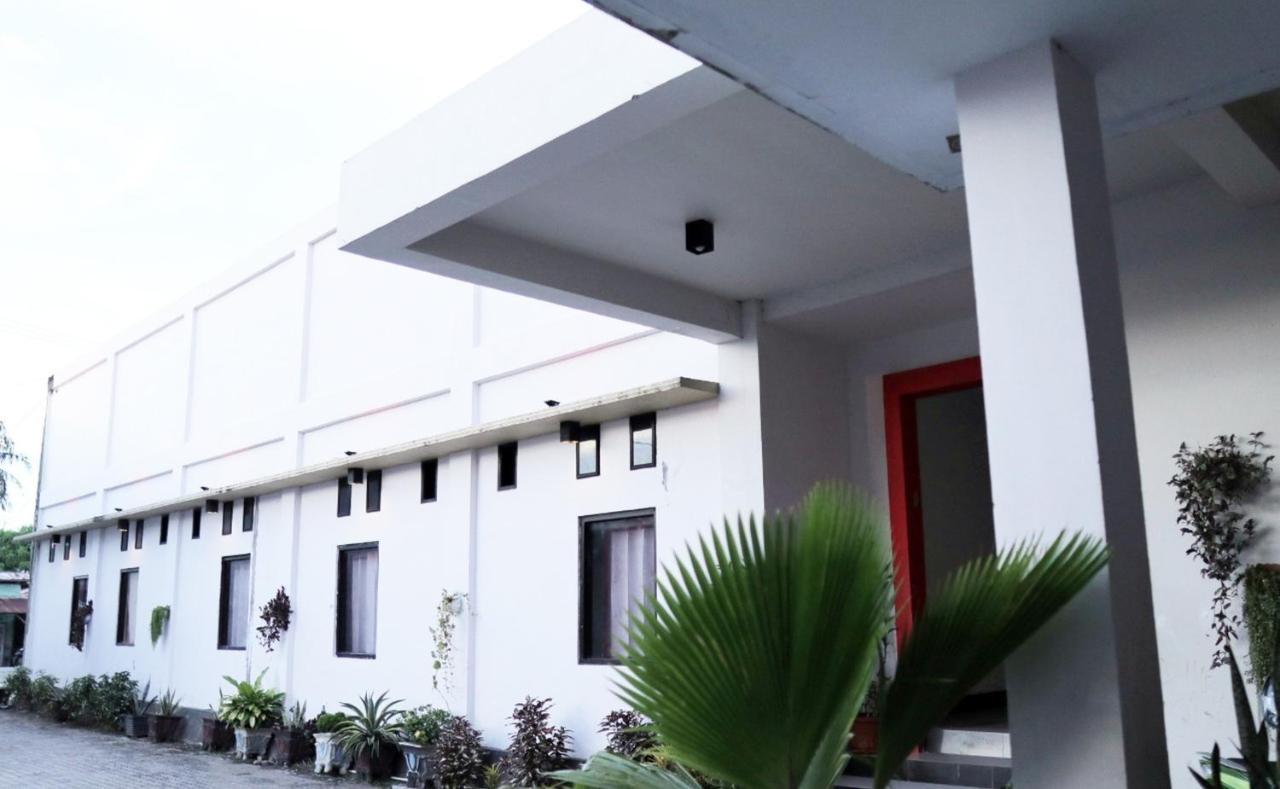 Hotel Reddoorz @ Pasangkayu Mamuju Utara Exterior foto