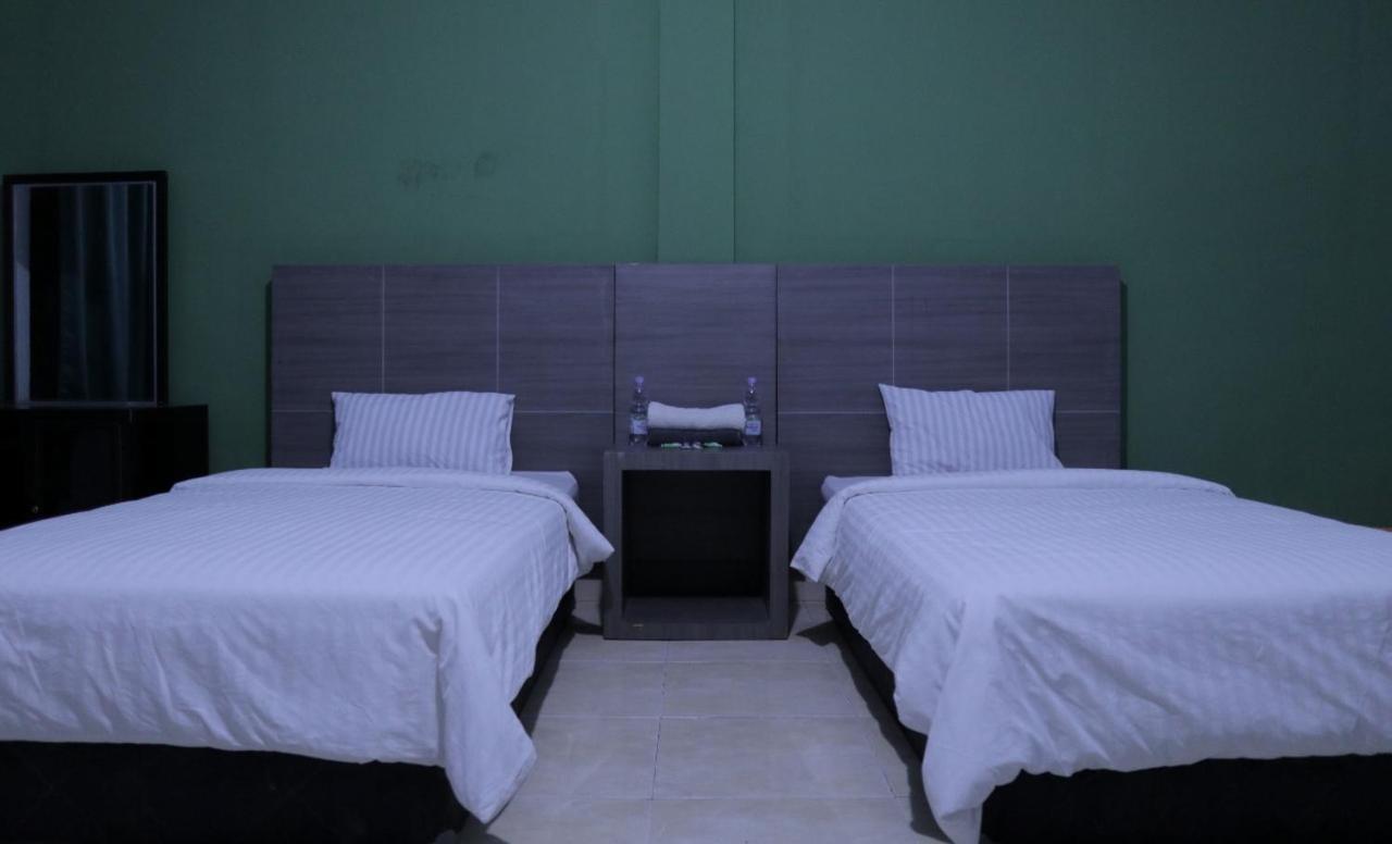 Hotel Reddoorz @ Pasangkayu Mamuju Utara Exterior foto