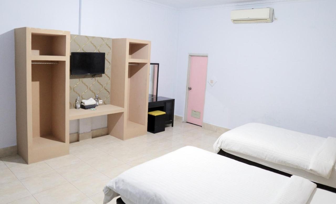 Hotel Reddoorz @ Pasangkayu Mamuju Utara Exterior foto
