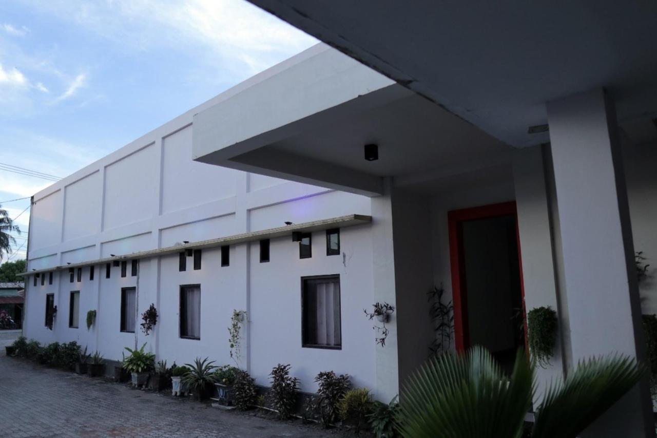 Hotel Reddoorz @ Pasangkayu Mamuju Utara Exterior foto