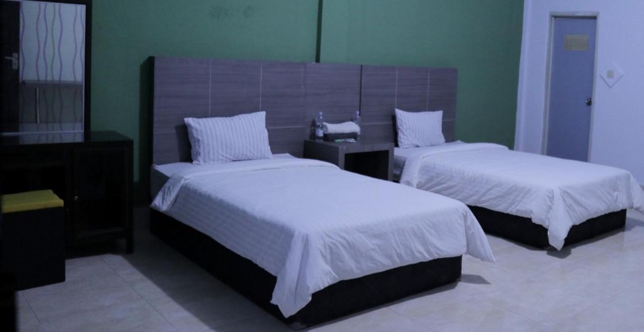Hotel Reddoorz @ Pasangkayu Mamuju Utara Exterior foto