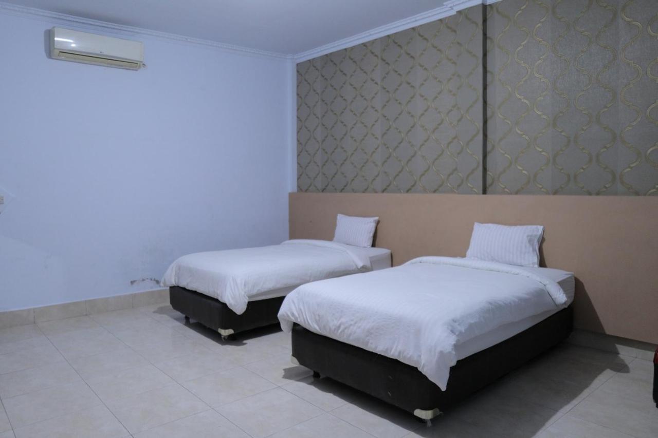 Hotel Reddoorz @ Pasangkayu Mamuju Utara Exterior foto